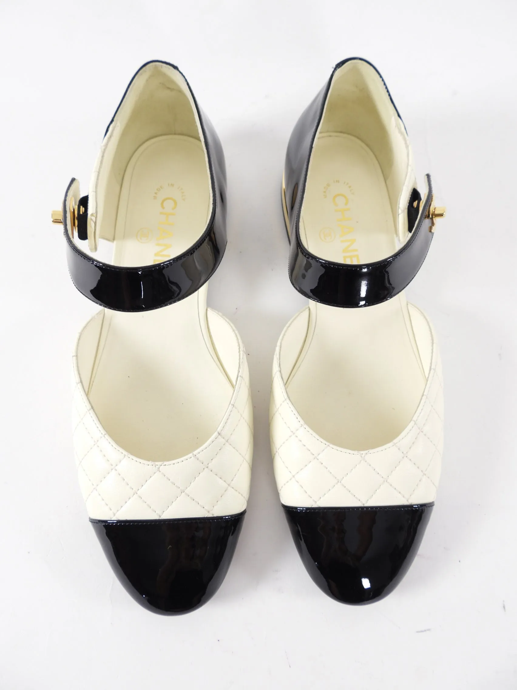 Chanel Cream Quilted Leather and Black Patent Leather Cap Toe Flats - 40C