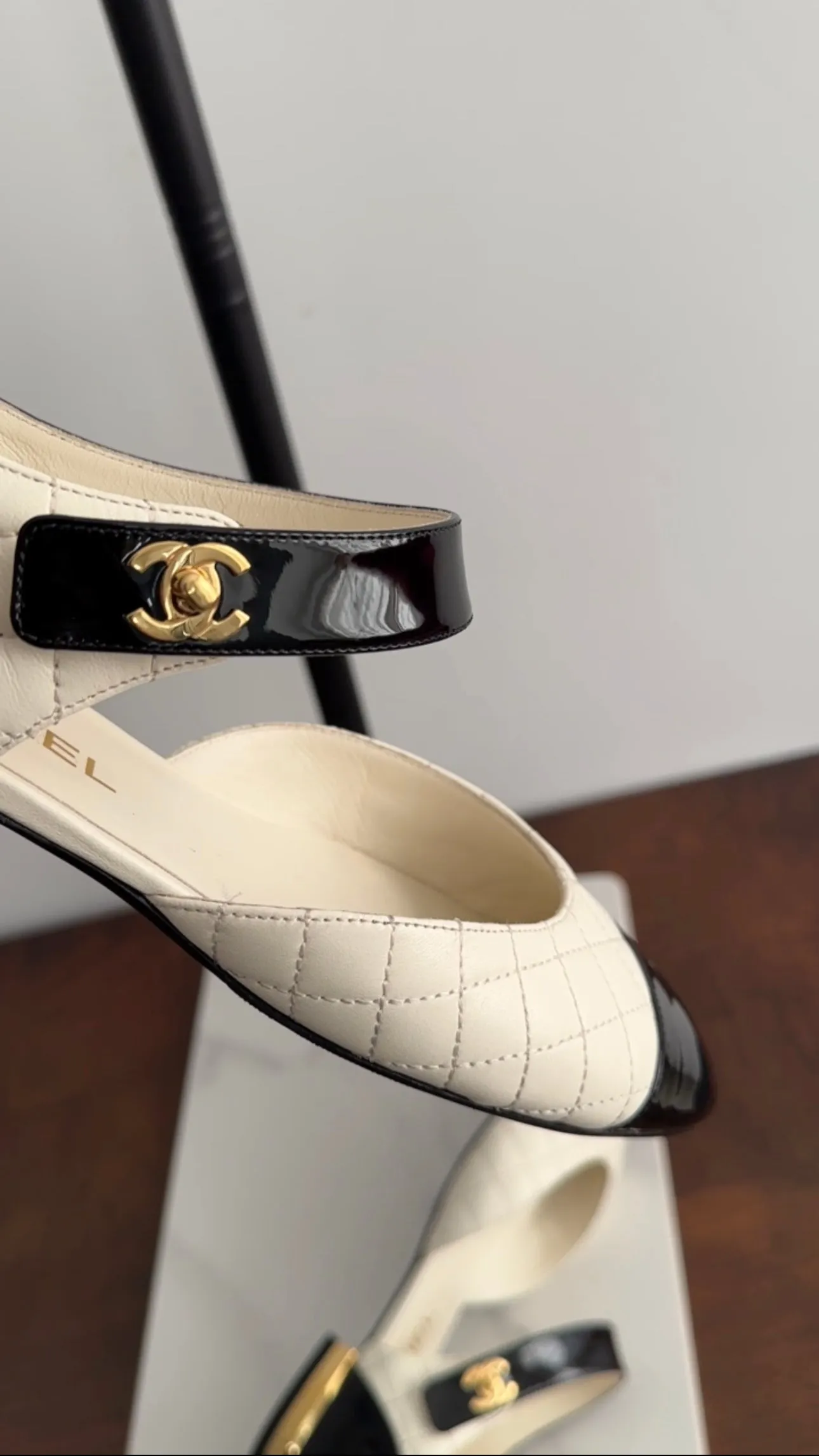 Chanel Cream Quilted Leather and Black Patent Leather Cap Toe Flats - 40C