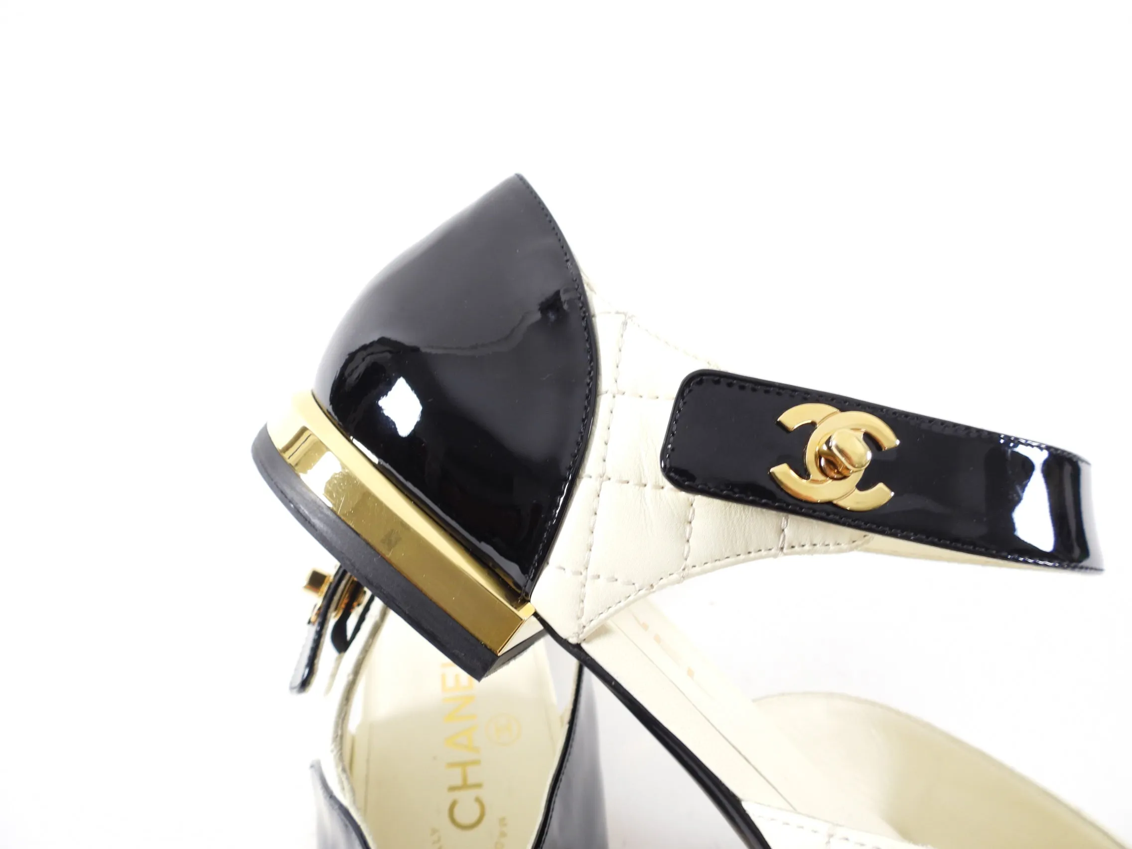 Chanel Cream Quilted Leather and Black Patent Leather Cap Toe Flats - 40C